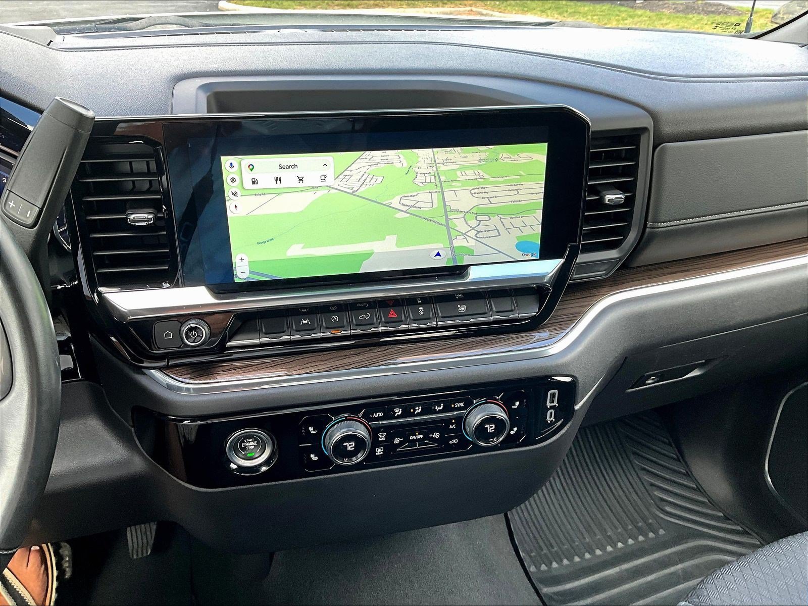 Used 2024 Chevrolet Silverado 1500 LT AWD/4WD image 16