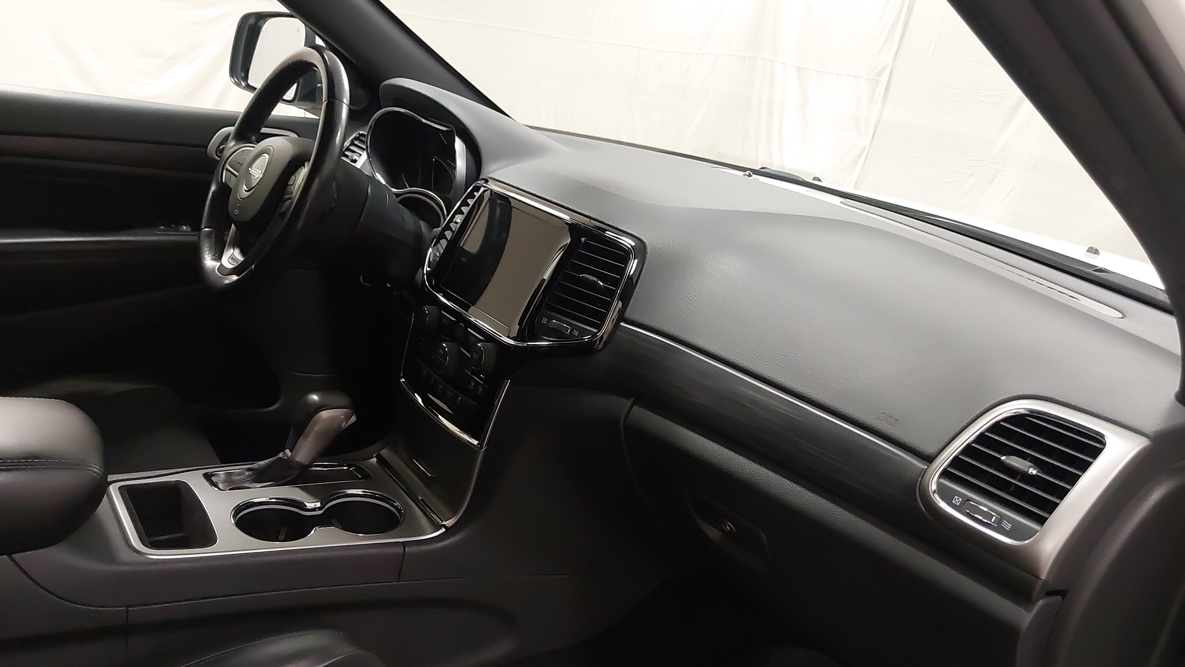 Used 2021 Jeep Grand Cherokee Laredo X AWD/4WD image 28