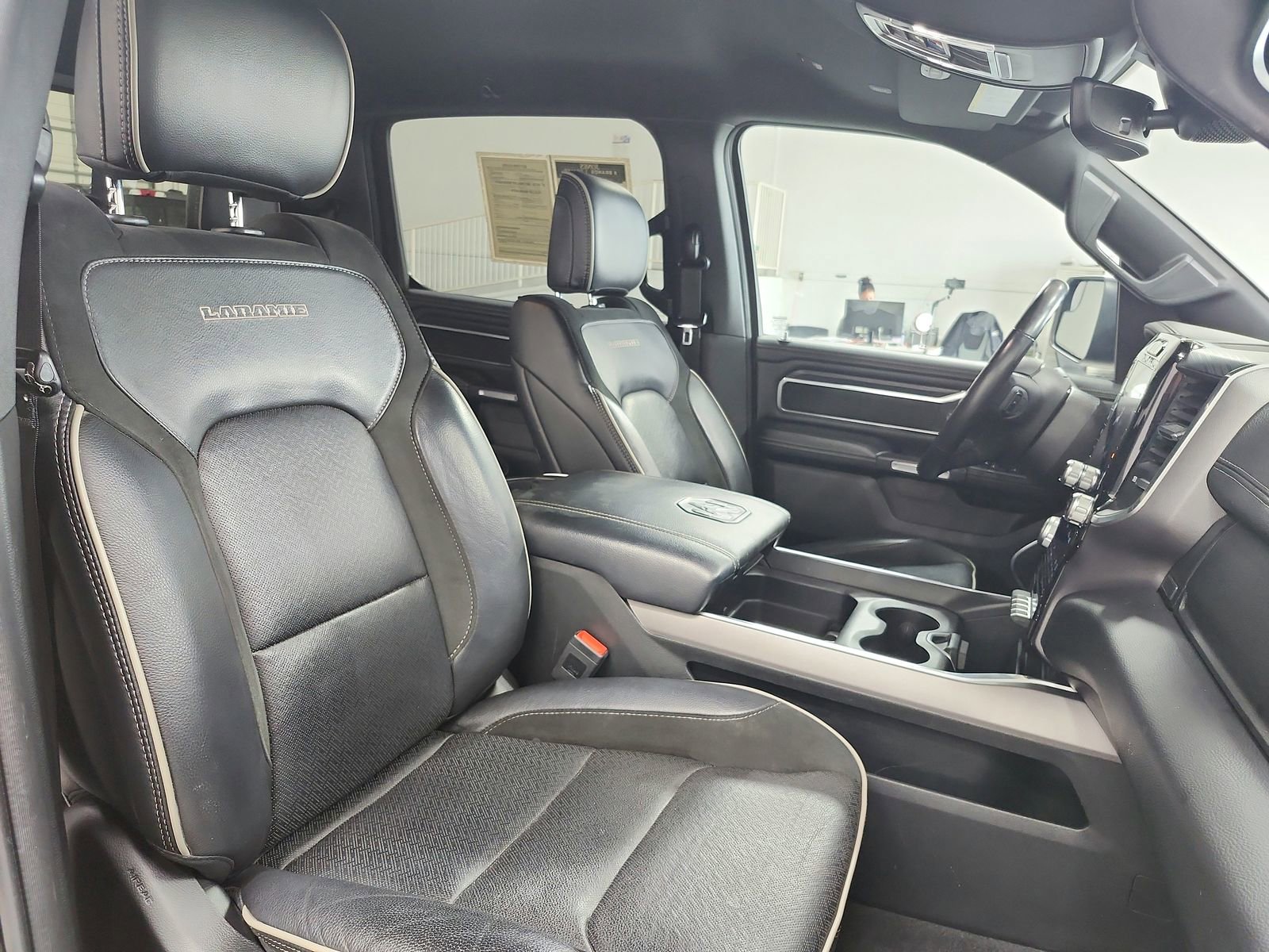 Used 2023 RAM 1500 Laramie AWD/4WD image 39