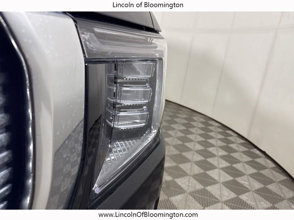 Used 2024 GMC Yukon XL Denali image 12