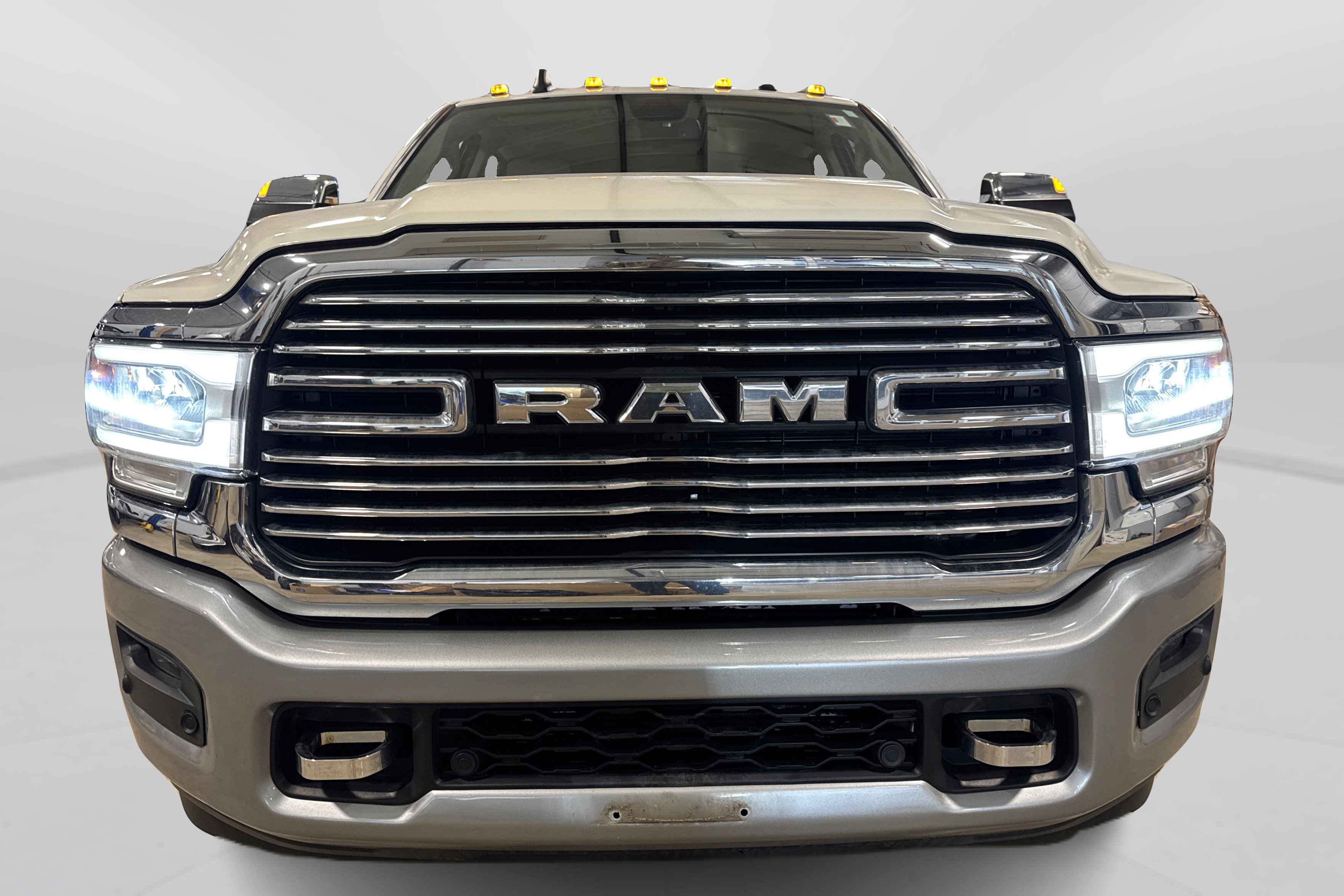 Used 2022 RAM 3500 Laramie image 10