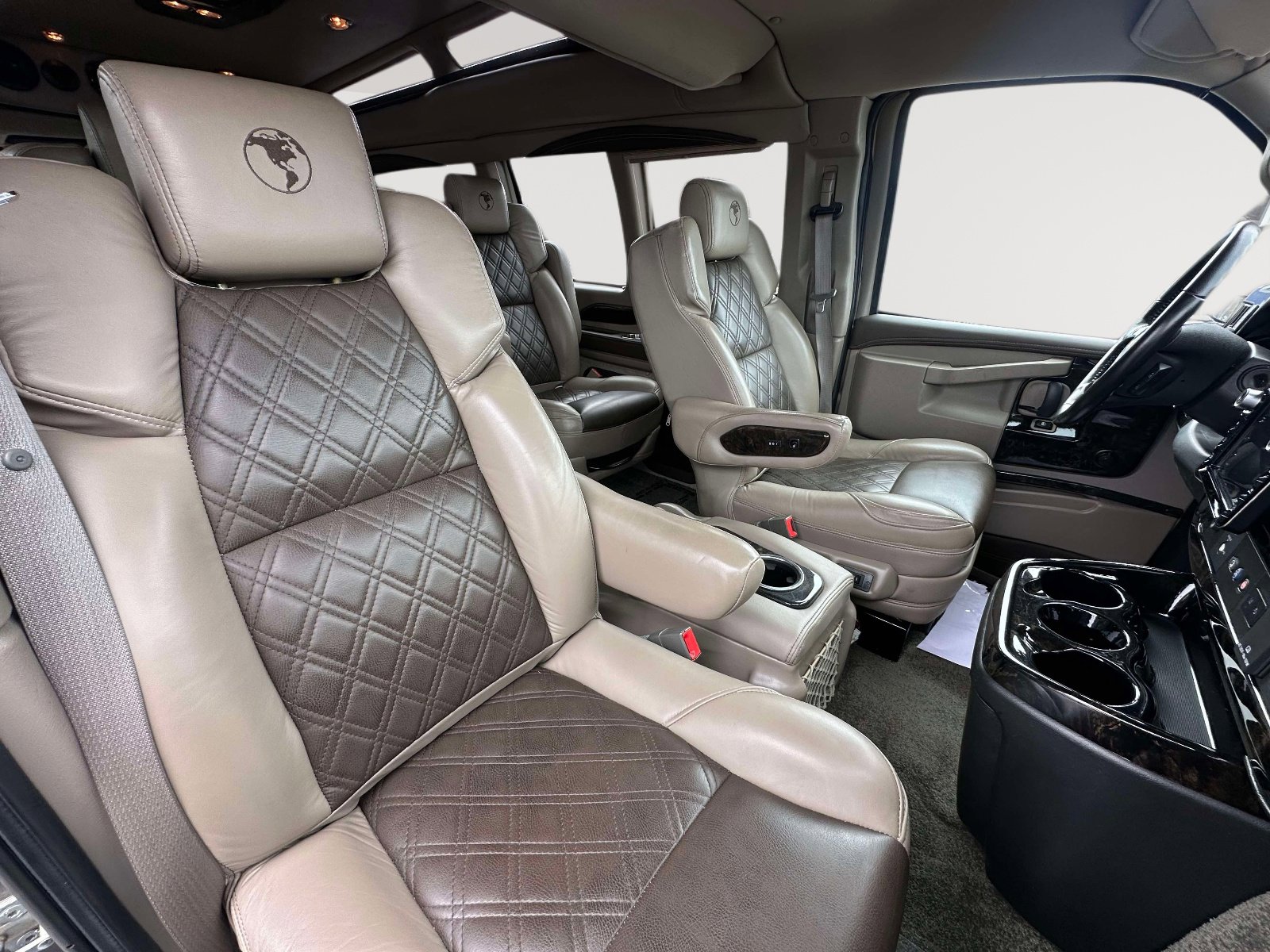 Used 2022 Chevrolet Express 2500 Extended w/ Enhanced Convenience Package image 27