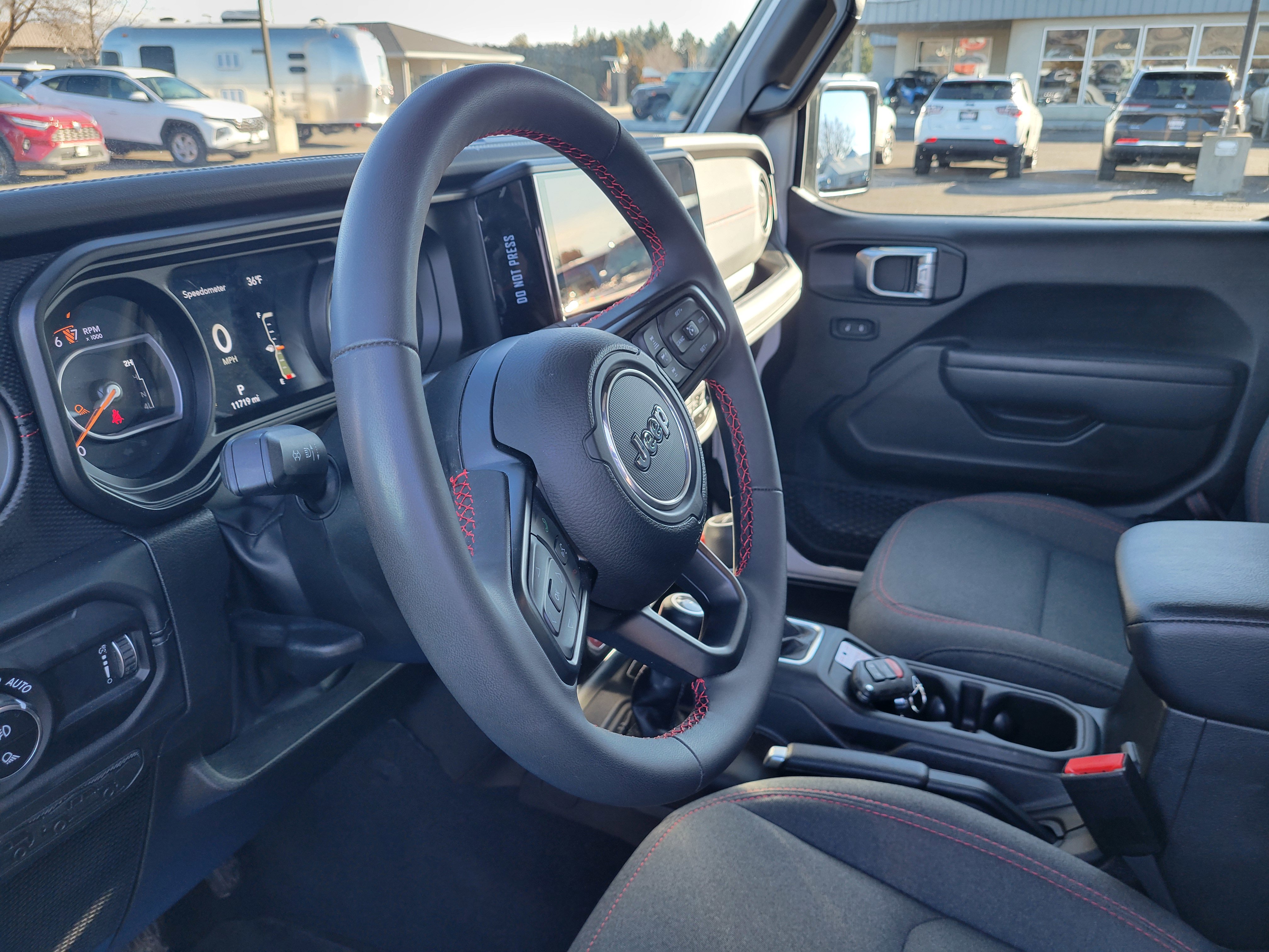 Used 2024 Jeep Gladiator Rubicon w/ Convenience Group image 6