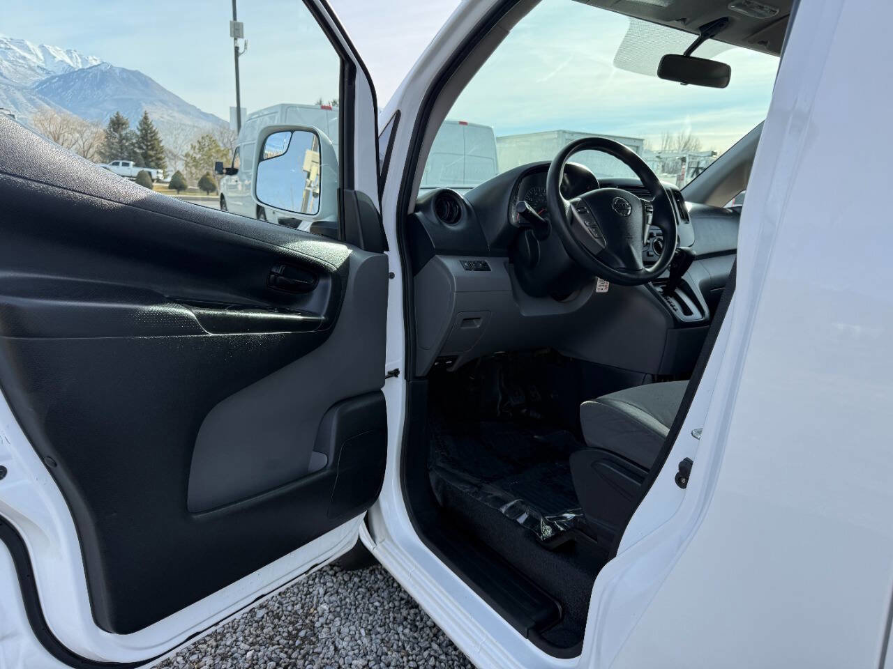 Used 2018 Nissan NV200 SV w/ Back Door Glass Package image 13