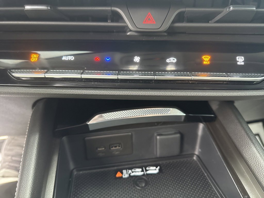 Used 2024 Buick Envision Sport Touring image 17