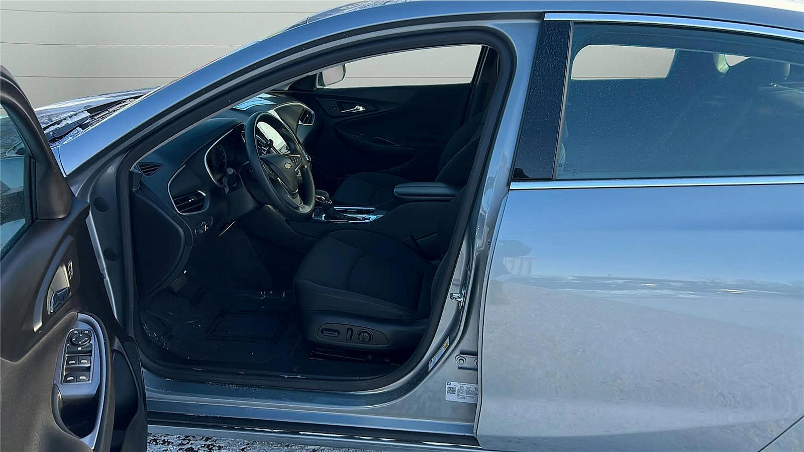 Used 2023 Chevrolet Malibu LT FWD image 11