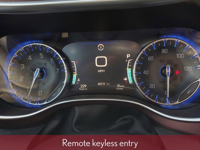 Used 2020 Chrysler Pacifica Limited image 21