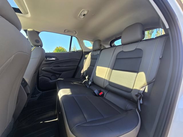 New 2026 Chevrolet Trax ACTIV w/ Sunroof Package FWD image 17