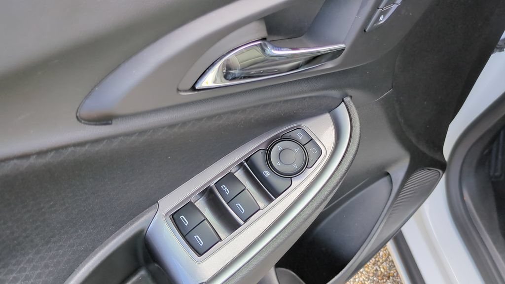 Used 2024 Chevrolet Malibu LT FWD image 13