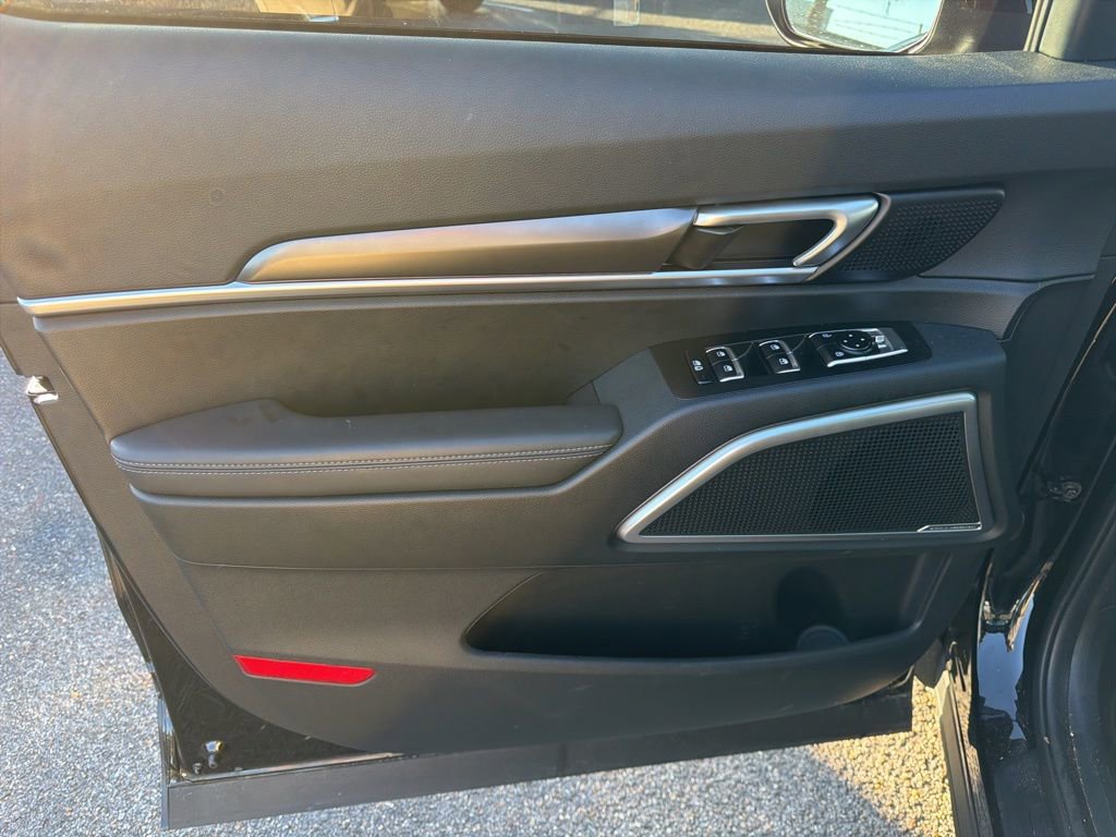 Used 2025 Kia Telluride S image 19