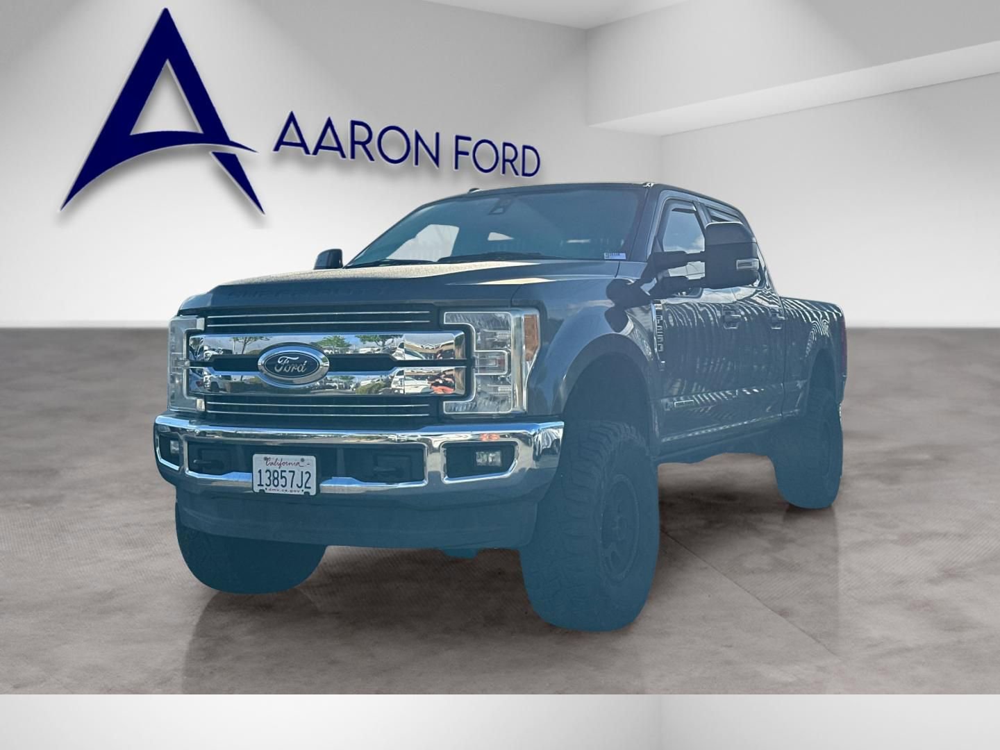 Used 2017 Ford F250 Lariat w/ Lariat Ultimate Package AWD/4WD image 2