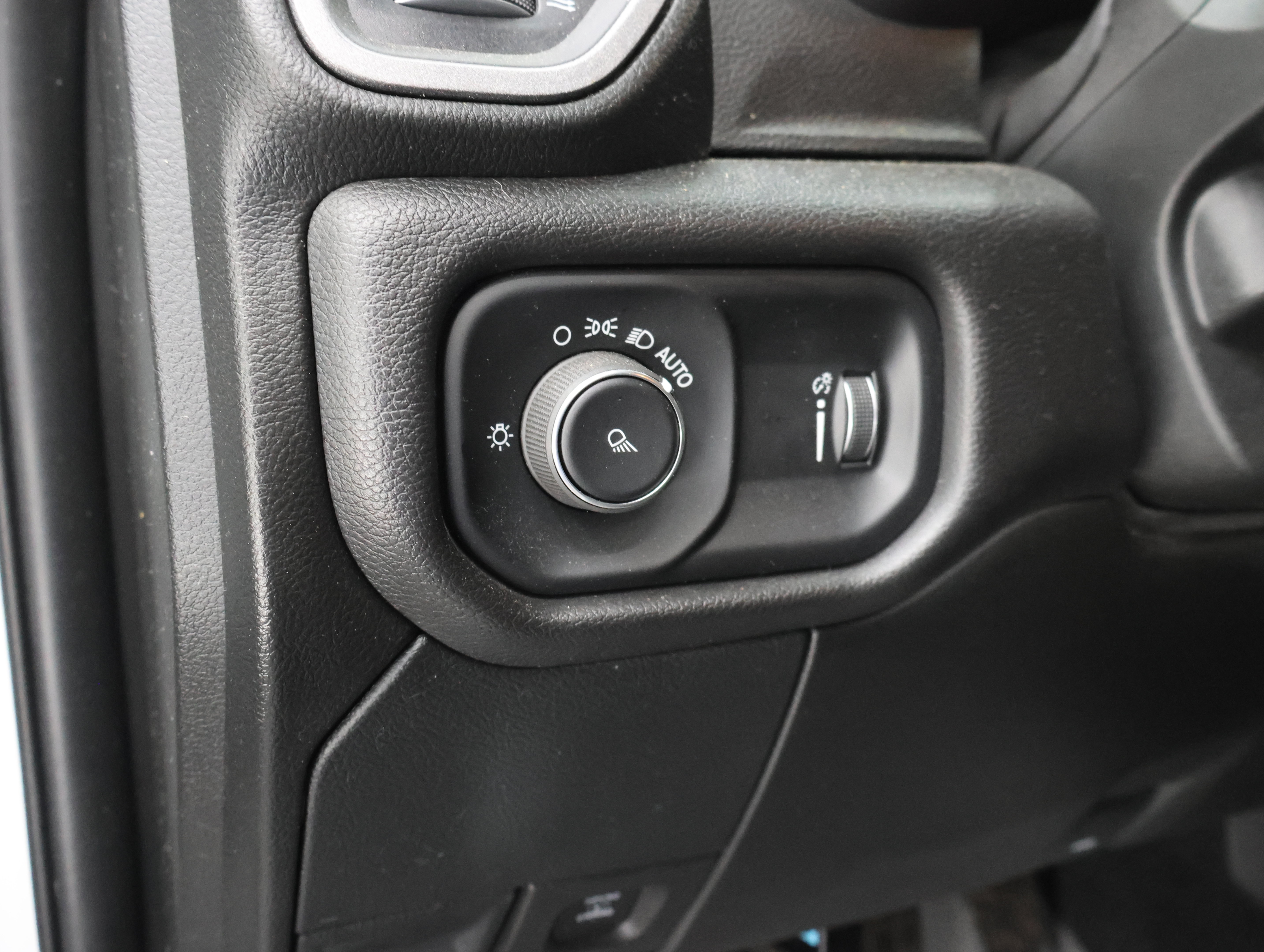 Used 2024 RAM 3500 Tradesman w/ Chrome Appearance Group AWD/4WD image 40
