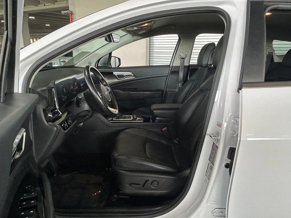 Used 2024 Kia Sportage EX FWD image 16