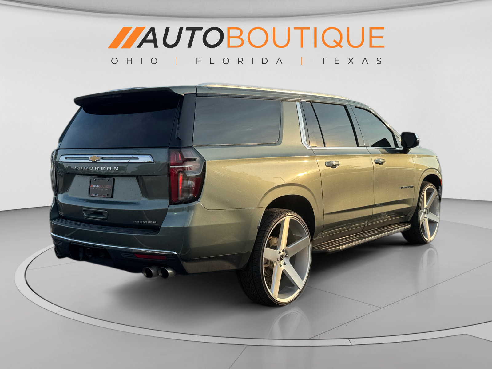 Used 2023 Chevrolet Suburban Premier AWD/4WD image 5