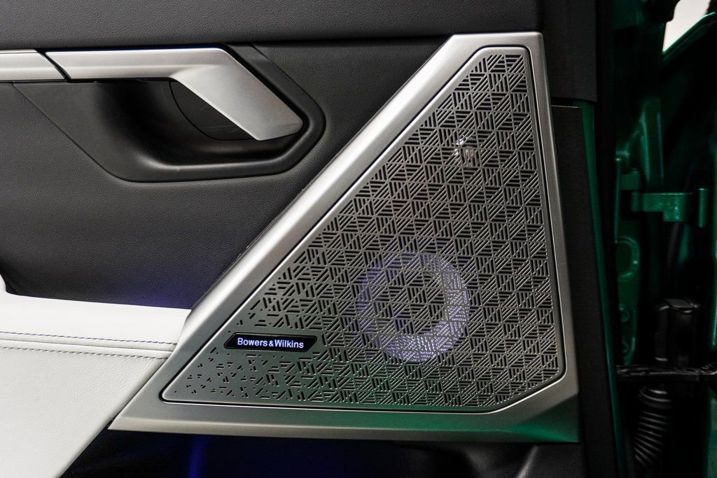 Used 2025 BMW M5 w/ Carbon Package image 21