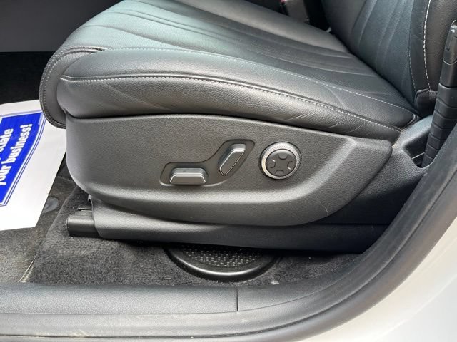 Used 2025 Genesis GV80 2.5T Standard AWD/4WD image 15