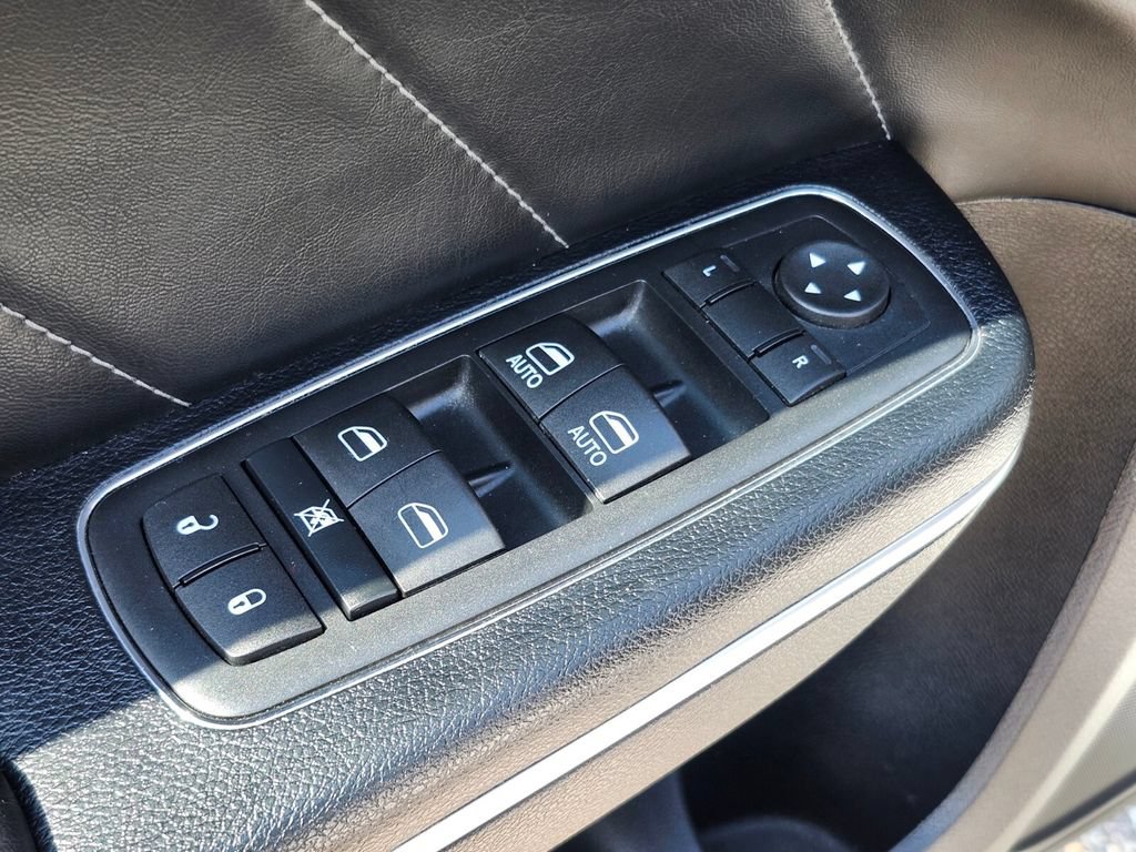 Used 2015 Dodge Charger R/T Scat Pack RWD image 17