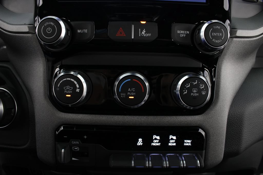 New 2026 RAM 1500 Express AWD/4WD image 6