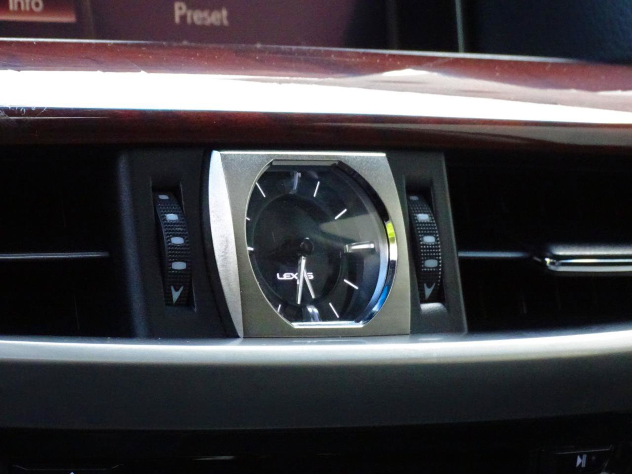 Used 2019 Lexus LX 570 4WD w/ Luxury Package image 41
