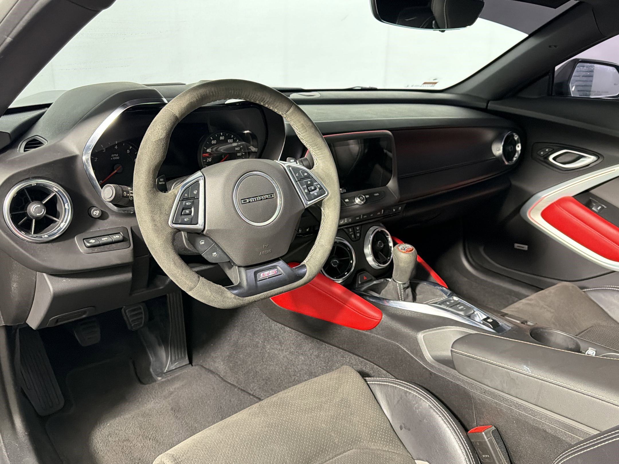 Used 2021 Chevrolet Camaro SS RWD image 4