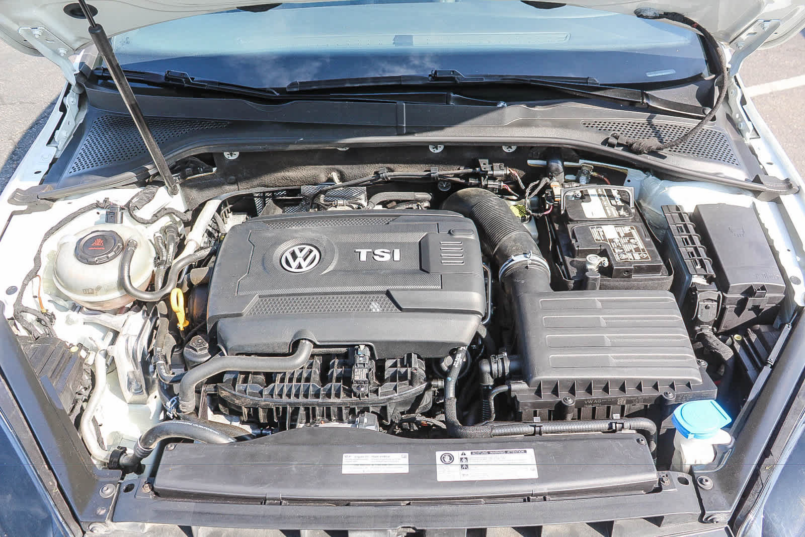 Used 2019 Volkswagen GTI SE FWD image 35