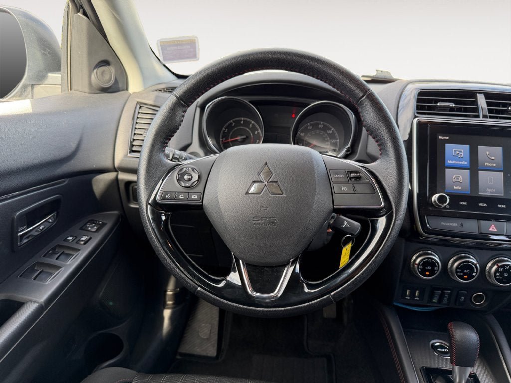Used 2025 Mitsubishi Outlander Sport AWD image 13