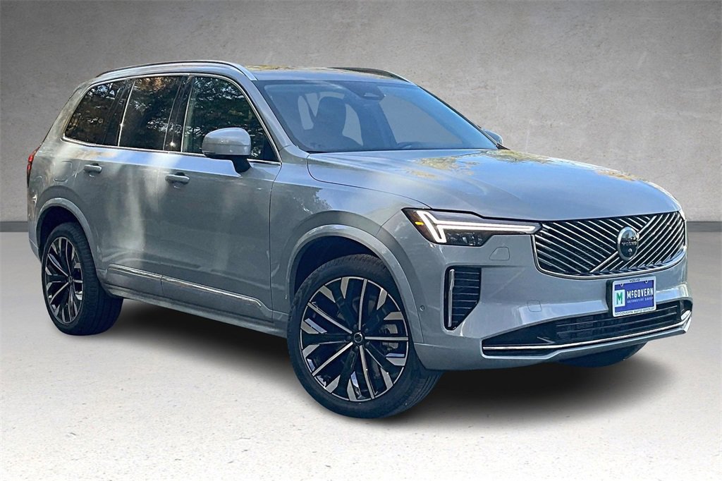New 2026 Volvo XC90 B6 Plus w/ Protection Package image 2