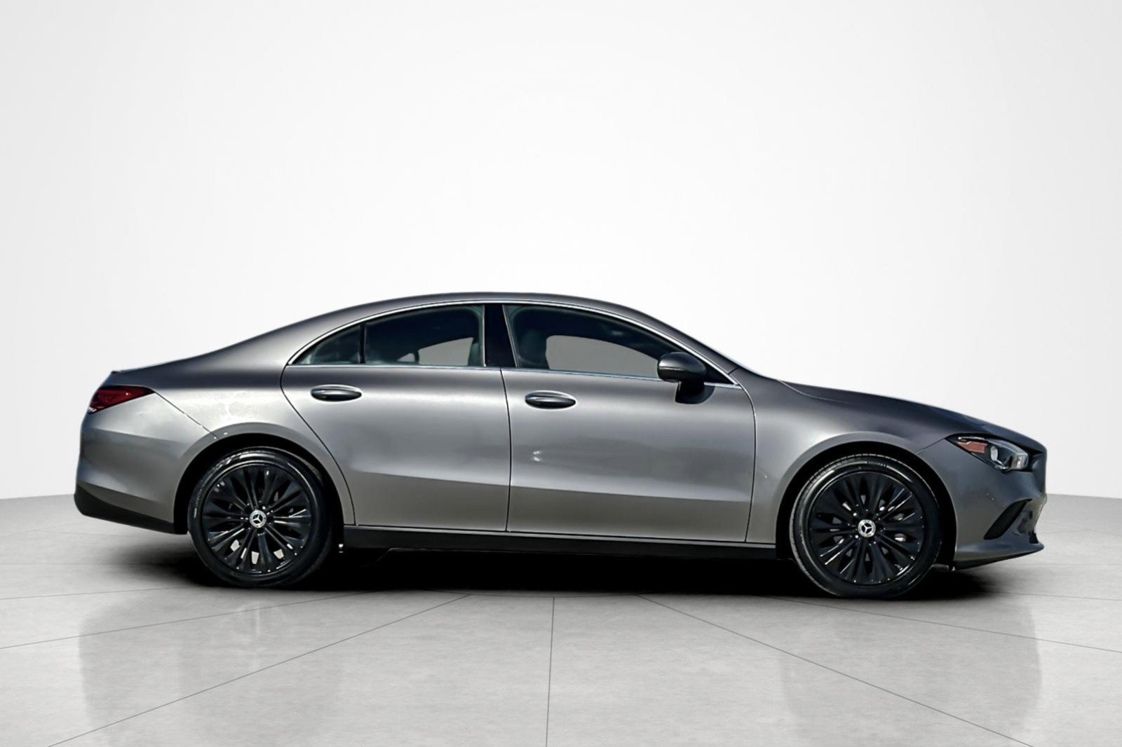 Used 2023 Mercedes-Benz CLA 250 w/ Premium Package image 6