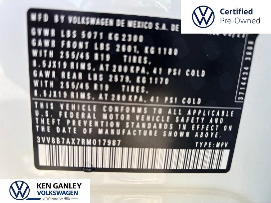Certified 2024 Volkswagen Tiguan SE R-Line AWD/4WD image 11