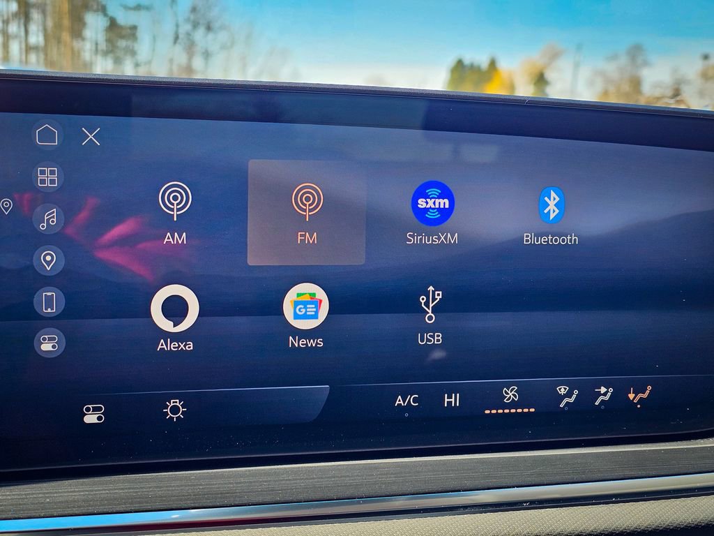 Certified 2025 Buick Envision Preferred image 23