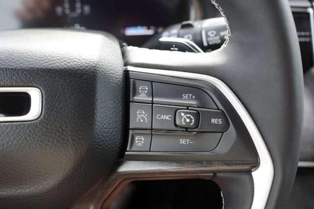 Certified 2024 Jeep Grand Cherokee L Limited w/ Black Appearance Package AWD/4WD image 34