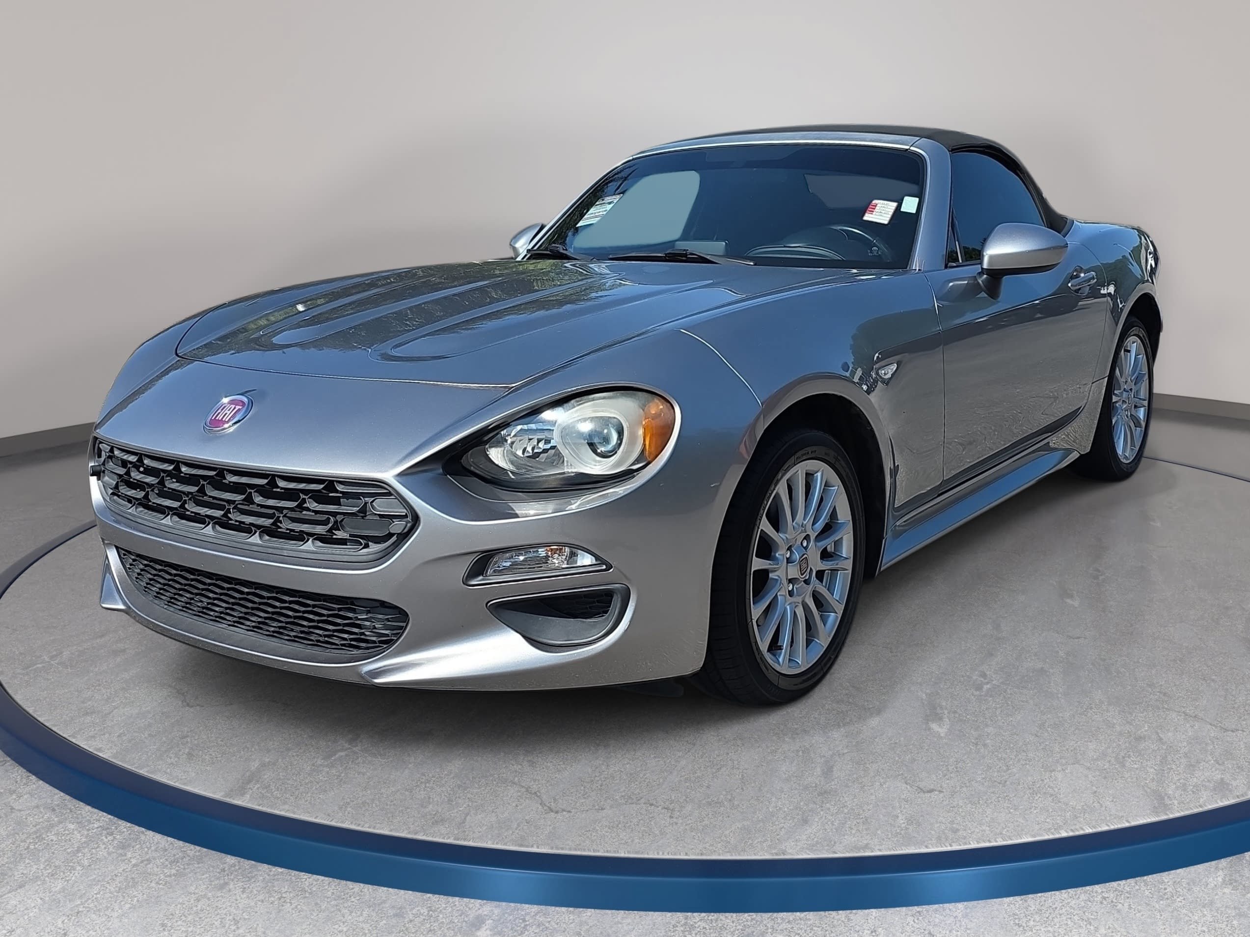 Used 2017 FIAT 124 Spider Classica RWD image 1