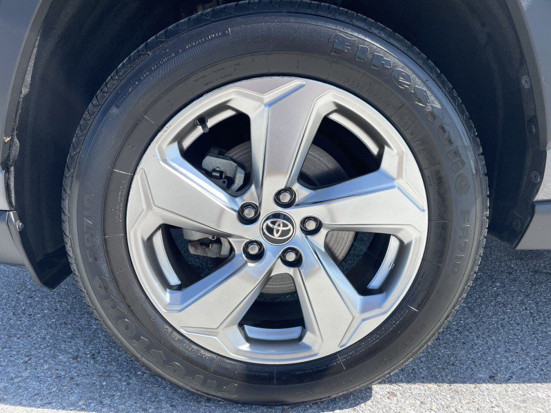 Used 2021 Toyota RAV4 XLE Premium AWD/4WD image 22