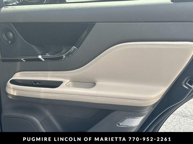 Used 2020 Lincoln Corsair Reserve w/ Appearance Package FWD image 16