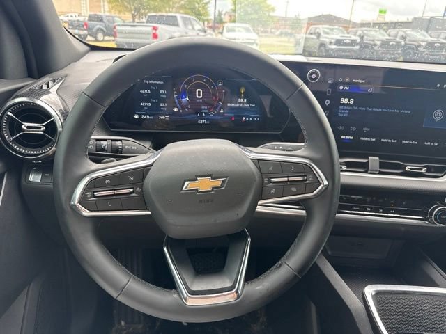Used 2025 Chevrolet Equinox LT AWD/4WD image 14