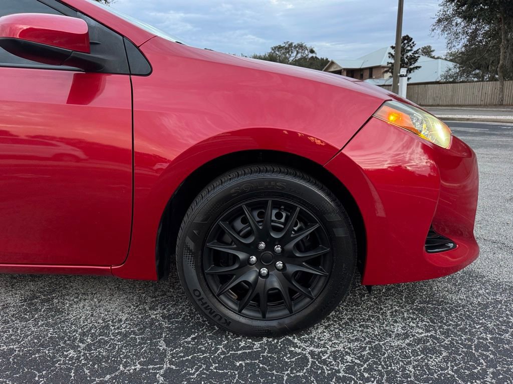 Used 2018 Toyota Corolla LE image 13