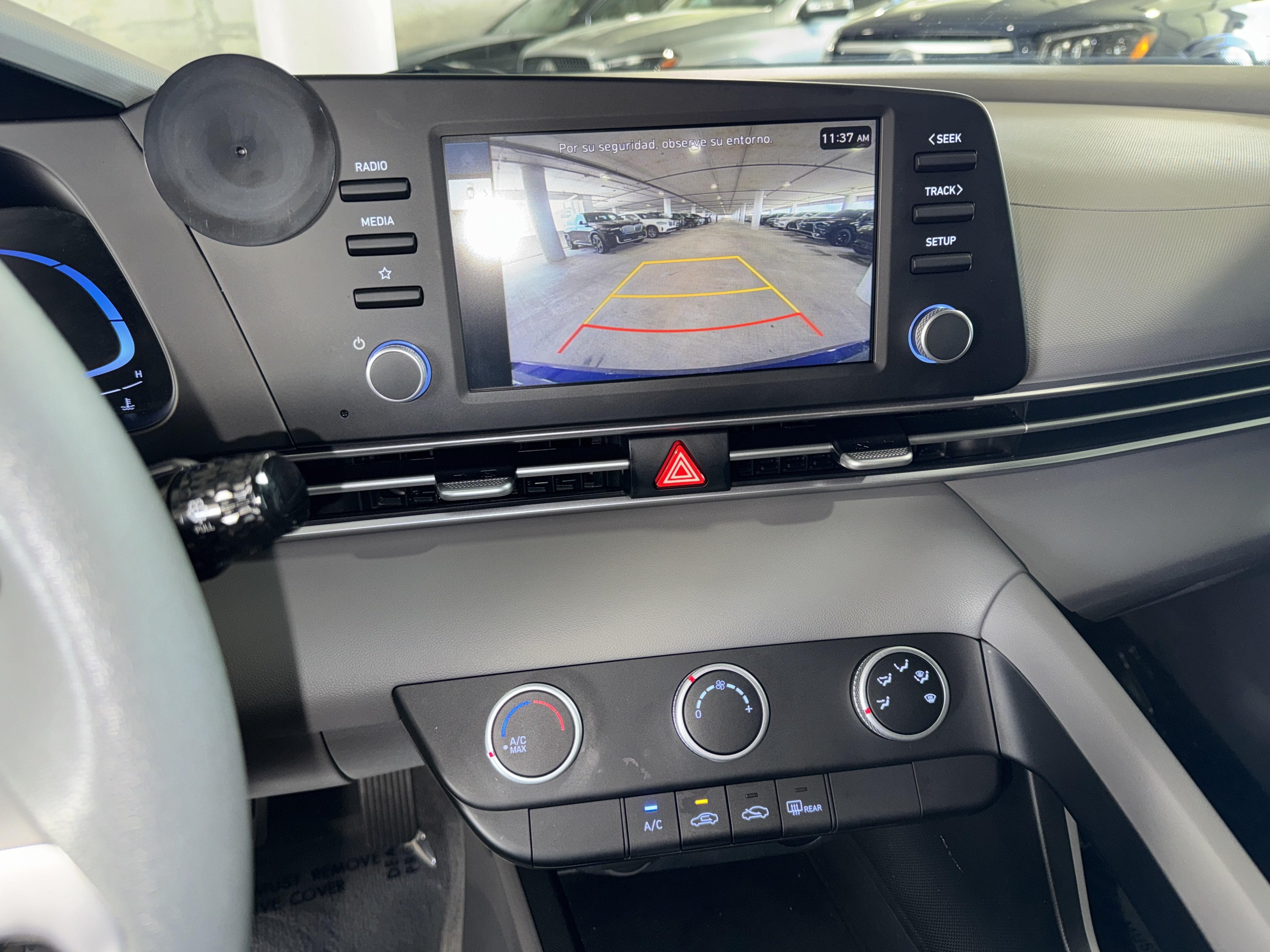 Used 2025 Hyundai Elantra SE FWD image 26