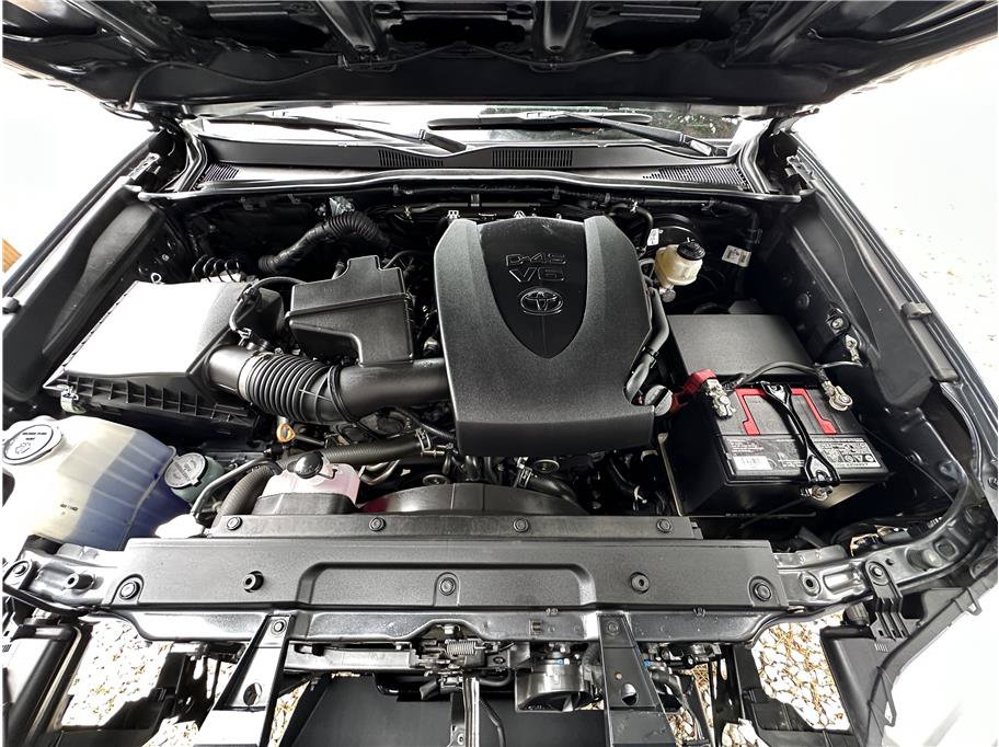 Used 2022 Toyota Tacoma TRD Sport w/ Technology Package AWD/4WD image 28