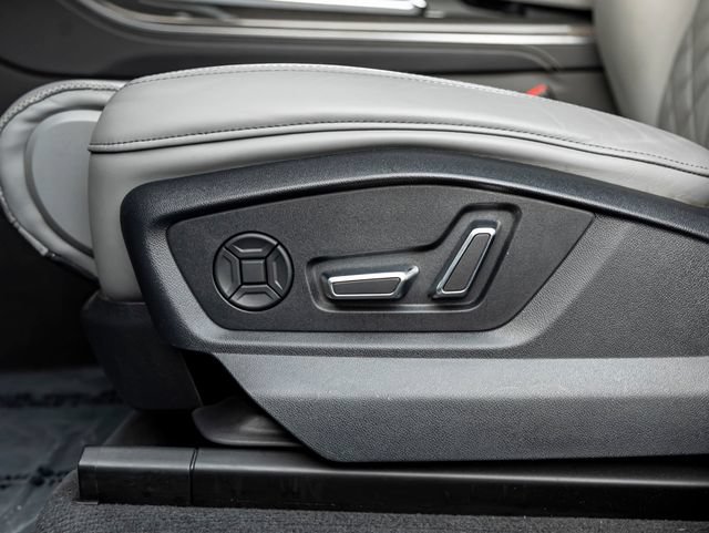 Used 2023 Audi SQ8 Premium Plus AWD/4WD image 18