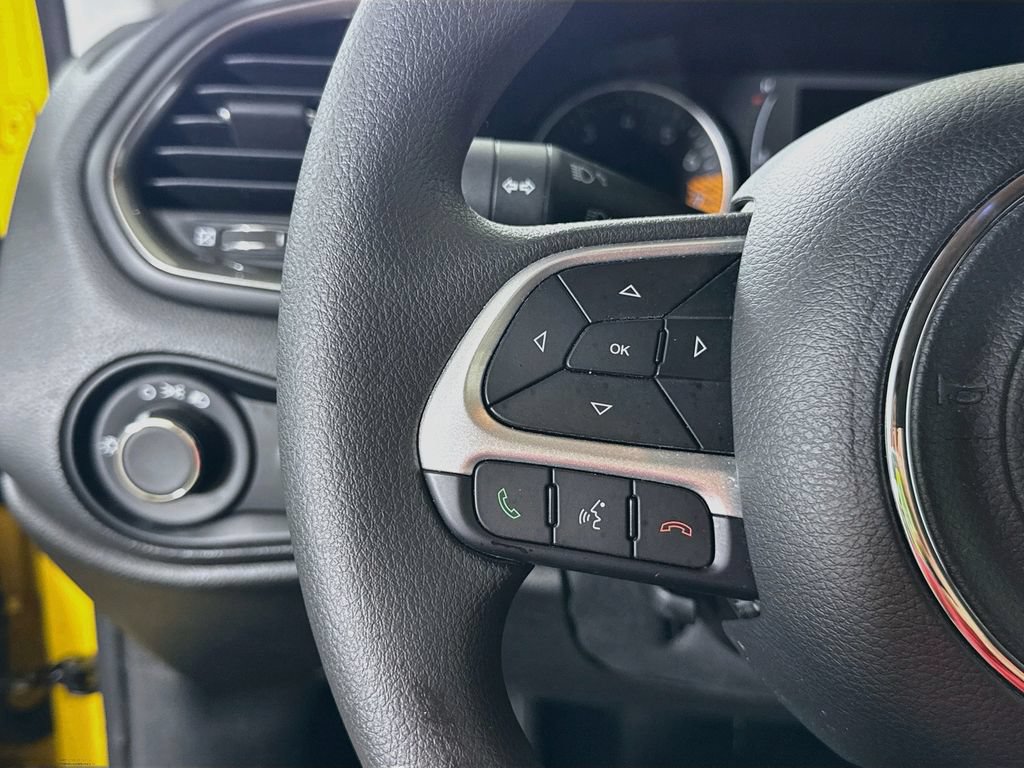 Used 2023 Jeep Renegade Latitude AWD/4WD image 21