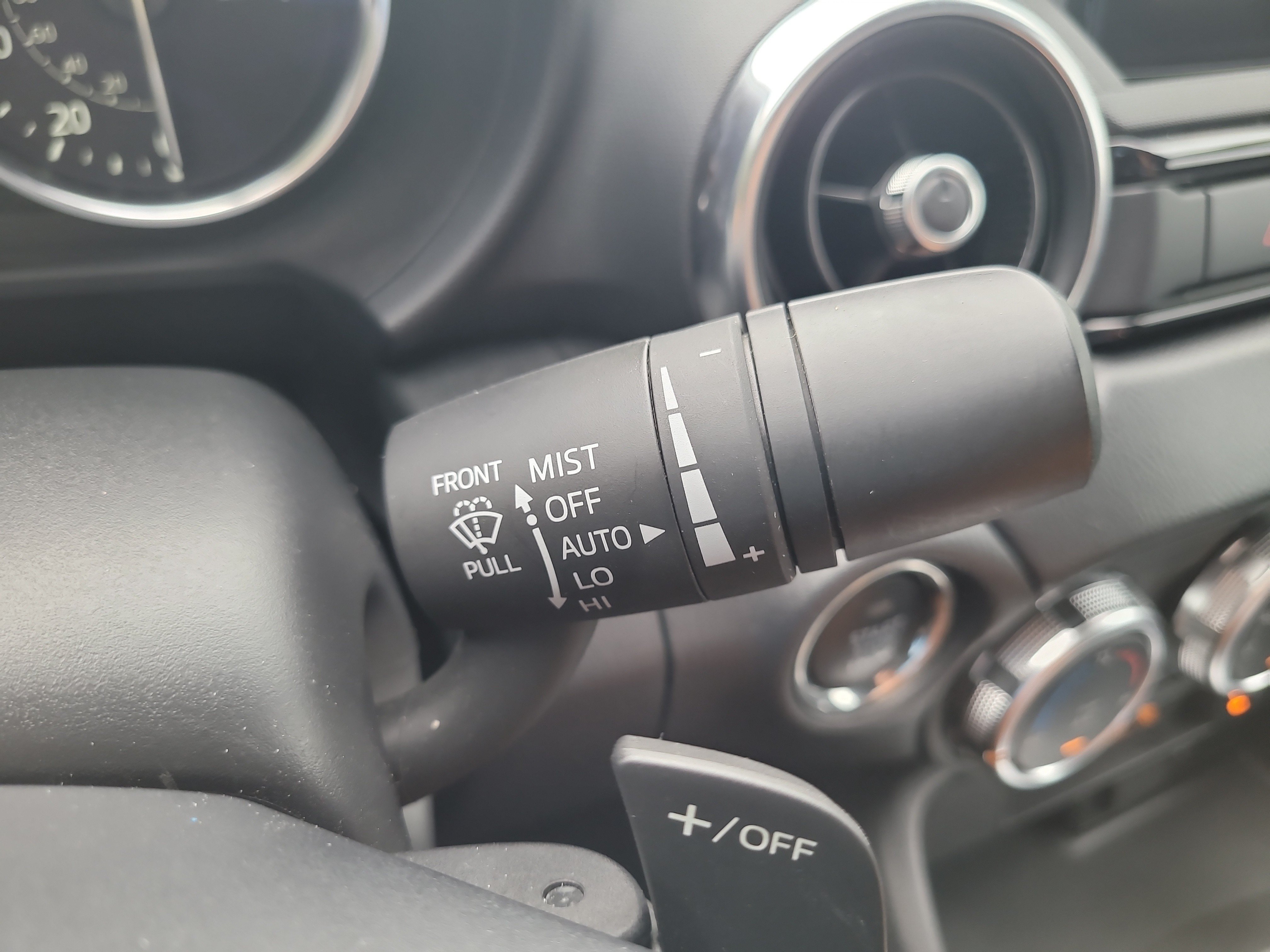Used 2023 MAZDA MX-5 Miata Grand Touring RWD image 28