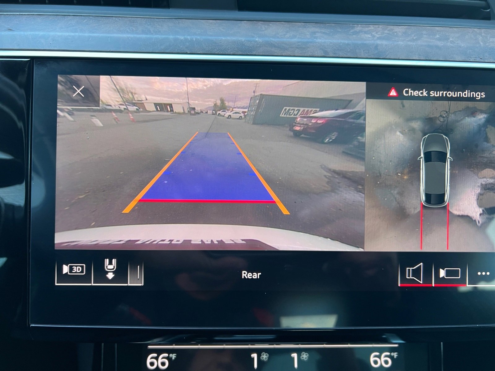 Used 2020 Audi e-tron Premium Plus image 26