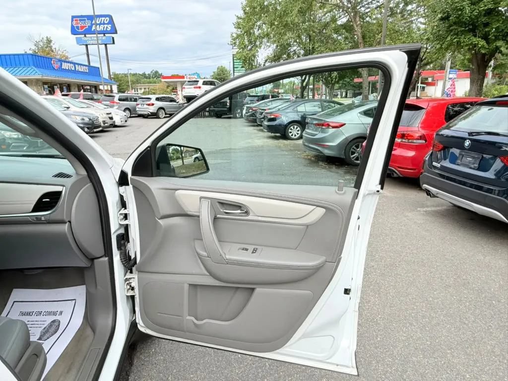 Used 2017 Chevrolet Traverse LS AWD/4WD image 13