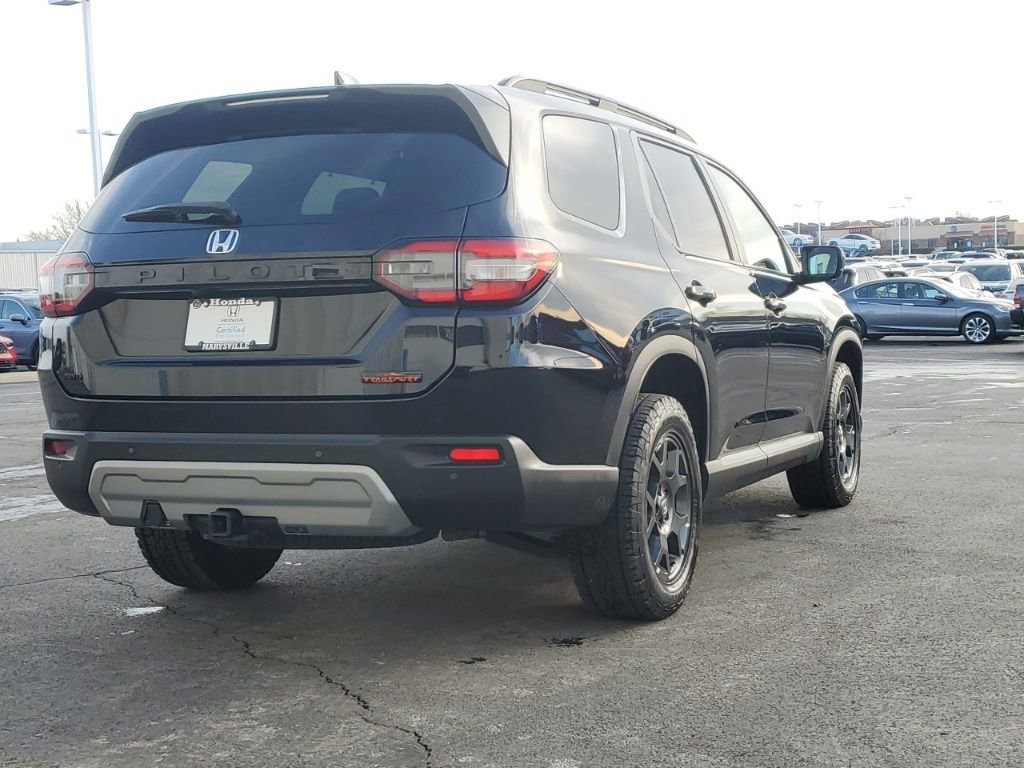 Certified 2023 Honda Pilot TrailSport image 9