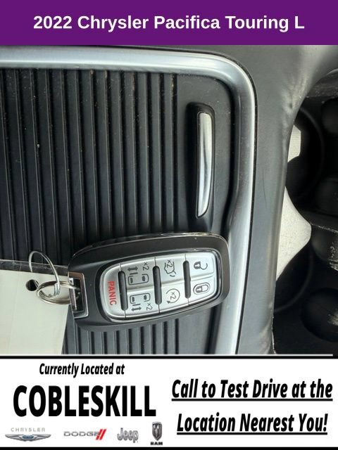 Used 2022 Chrysler Pacifica Touring-L AWD/4WD image 25