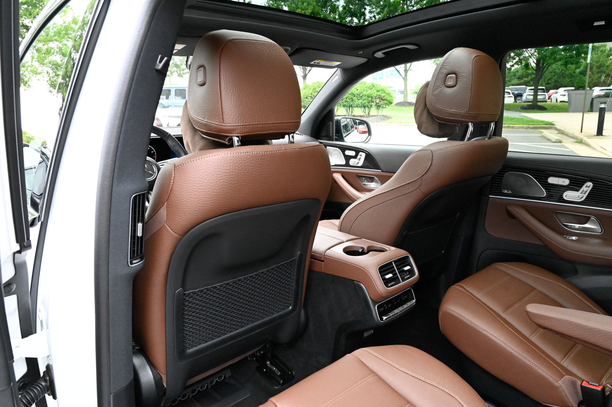 Used 2025 Mercedes-Benz GLS 580 4MATIC image 36