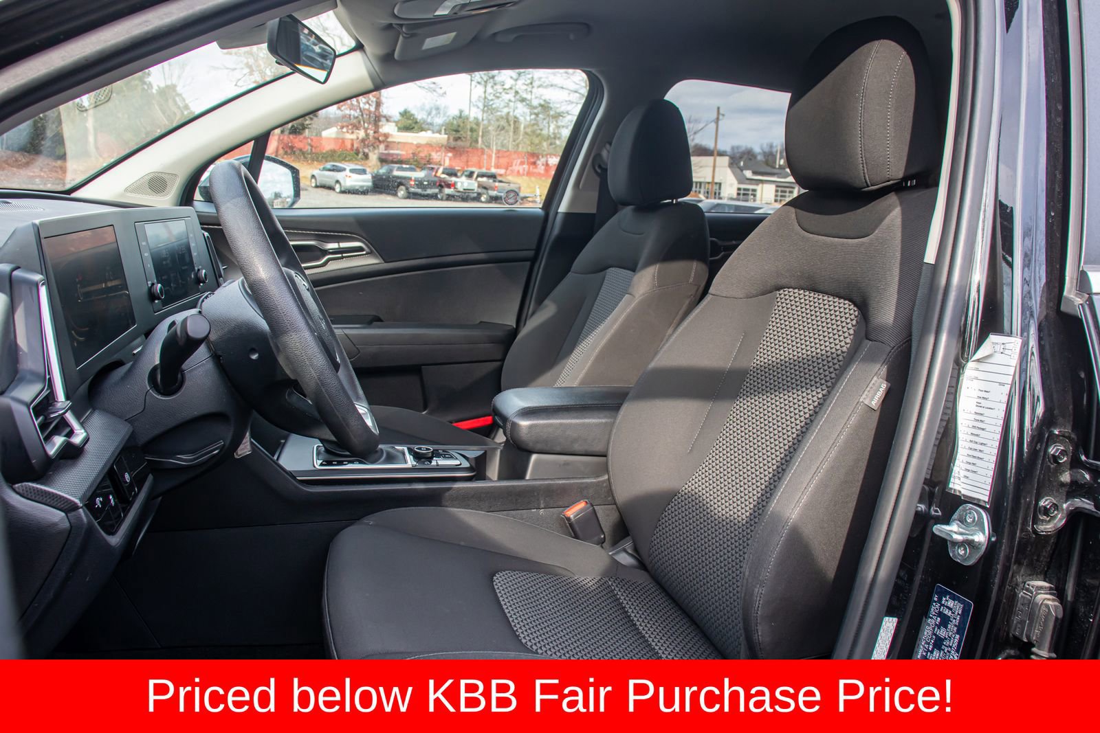 Used 2024 Kia Sportage LX image 13