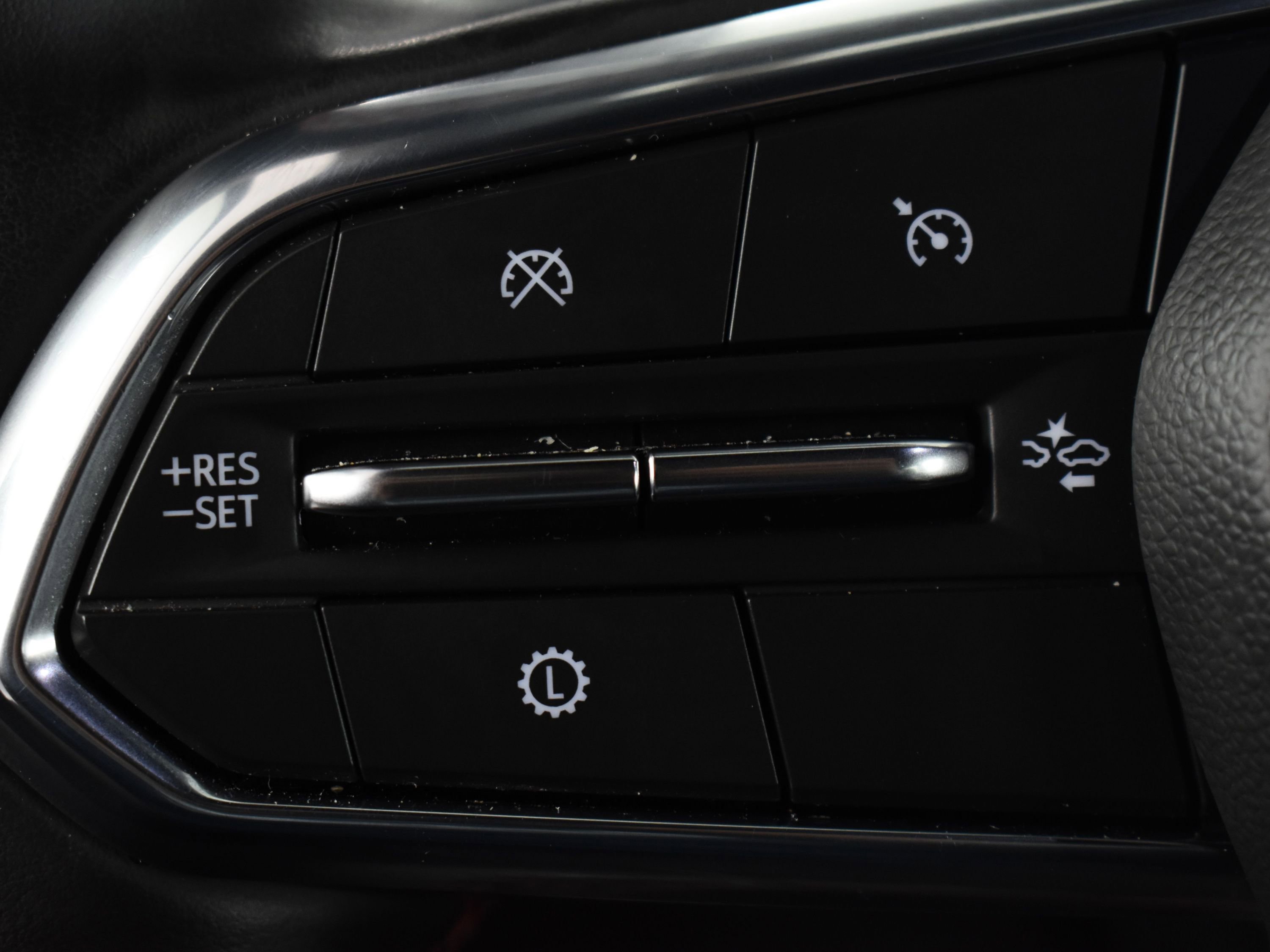 Used 2025 Chevrolet Tahoe RST w/ RST Capability Package image 38