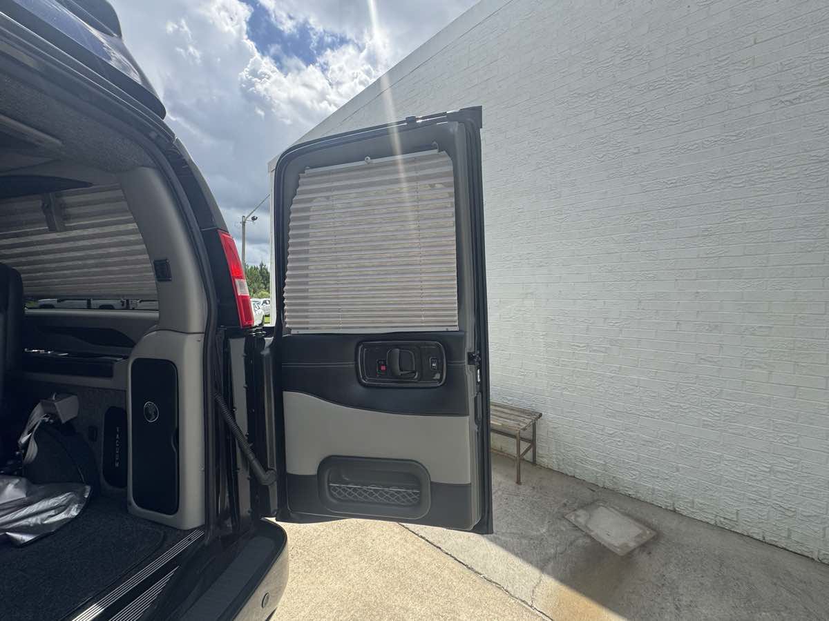 Used 2021 Chevrolet Express 2500 w/ Enhanced Convenience Package RWD image 29