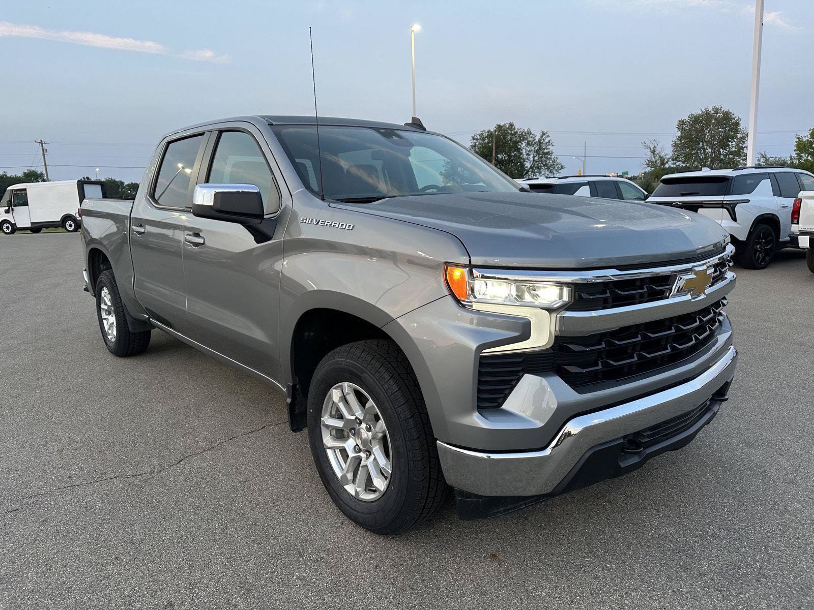 Used 2024 Chevrolet Silverado 1500 LT AWD/4WD image 12